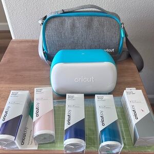 Cricut Joy and accessories